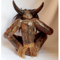 Afrikaans houten beeld van een man met hoorns